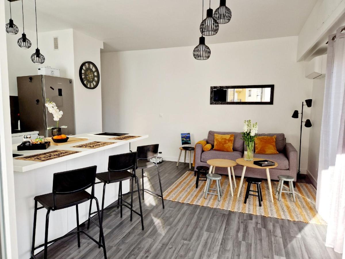 Nice Charmant 3 Pieces Proche Mer Parking Buitenkant foto